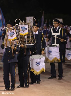 Presidente Daniel y Compañera Rosario participan del Desfile Patrio 2015