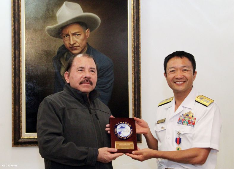 Presidente Daniel se reúne con miembros de la Fuerza Marítima de Autodefensa de Japón