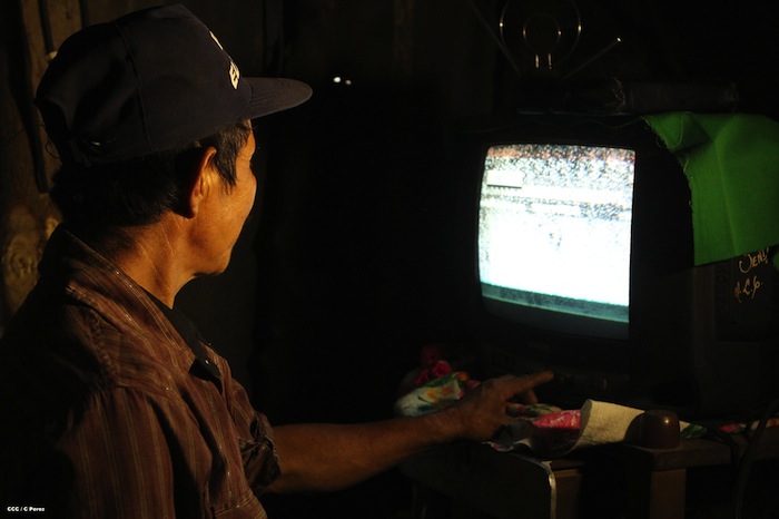 Luz eléctrica llega a comunidad La Palanca de Mateare