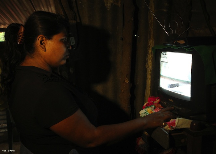 Luz eléctrica llega a comunidad La Palanca de Mateare