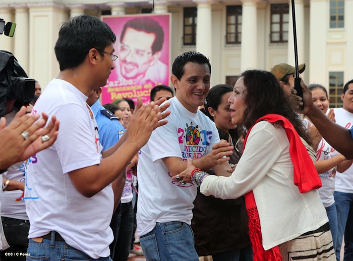 Daniel y Rosario conmemoran 77 Natalicio del Comandante Carlos Fonseca Amador