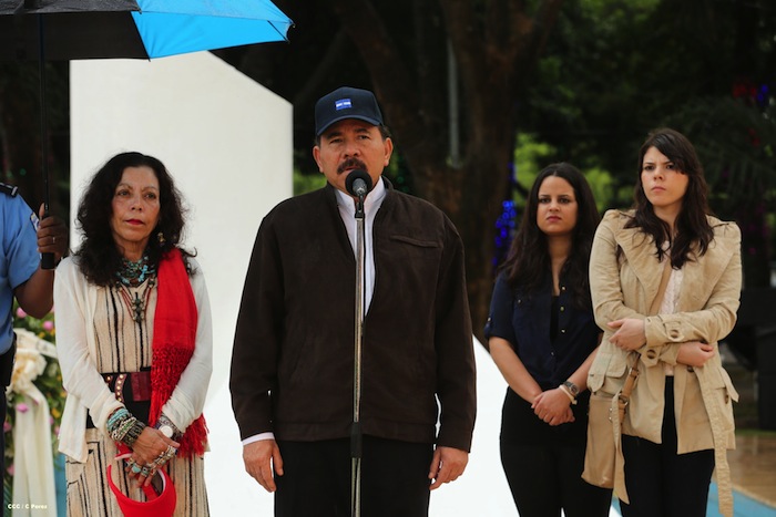 Daniel y Rosario conmemoran 77 Natalicio del Comandante Carlos Fonseca Amador