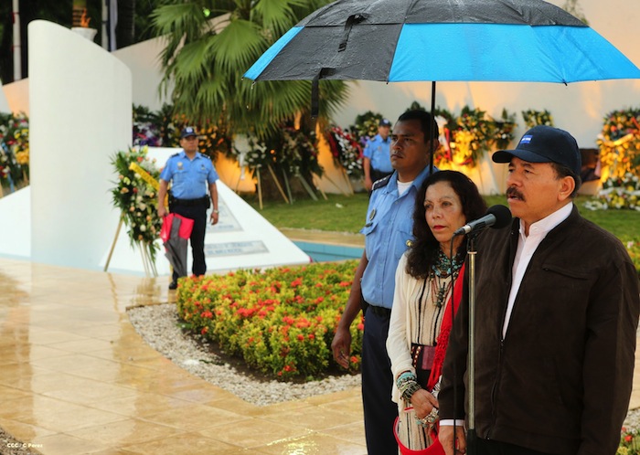 Daniel y Rosario conmemoran 77 Natalicio del Comandante Carlos Fonseca Amador