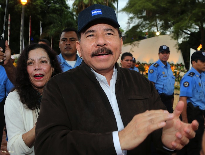 Daniel y Rosario conmemoran 77 Natalicio del Comandante Carlos Fonseca Amador