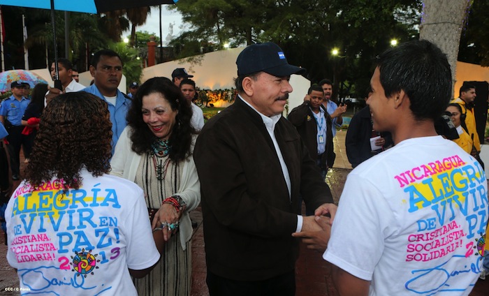 Daniel y Rosario conmemoran 77 Natalicio del Comandante Carlos Fonseca Amador