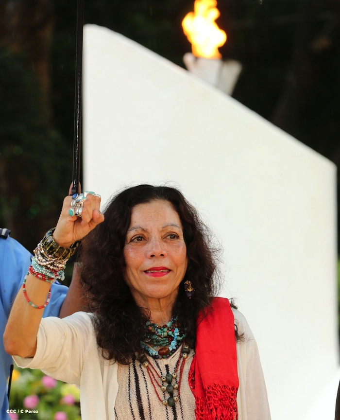 Daniel y Rosario conmemoran 77 Natalicio del Comandante Carlos Fonseca Amador