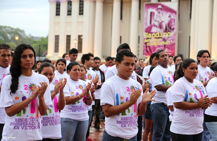 Daniel y Rosario conmemoran 77 Natalicio del Comandante Carlos Fonseca Amador