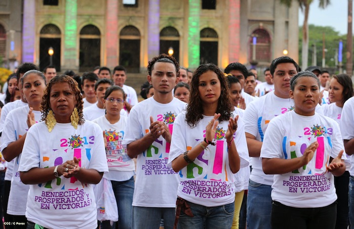 Daniel y Rosario conmemoran 77 Natalicio del Comandante Carlos Fonseca Amador
