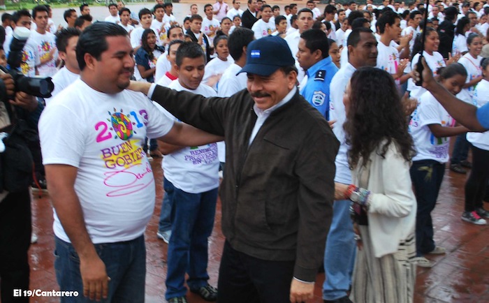 Daniel y Rosario conmemoran 77 Natalicio del Comandante Carlos Fonseca Amador