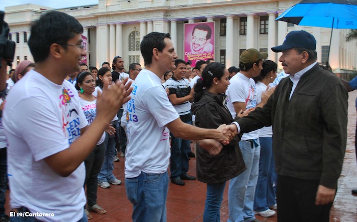Daniel y Rosario conmemoran 77 Natalicio del Comandante Carlos Fonseca Amador