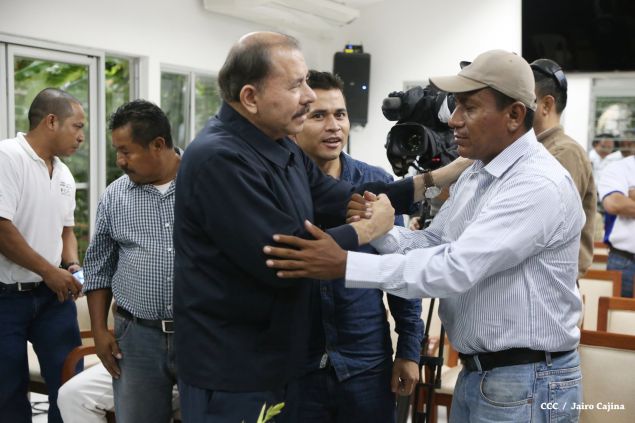 Daniel abandera a atletas que participarán en Juegos Mundiales Indígenas y en el Panamericano de Béisbol Infantil AA