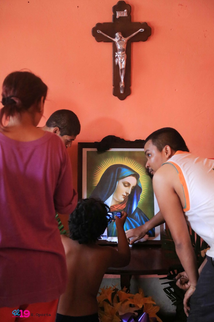 Pintura de la Virgen Dolorosa derrama lágrimas y causa conmoción en población de Granada