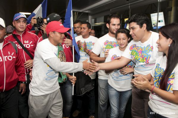 Chocolatito retorna a Nicaragua tras su histórica y contundente victoria ante Brian Viloria