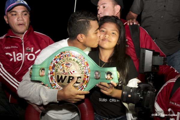 Chocolatito retorna a Nicaragua tras su histórica y contundente victoria ante Brian Viloria