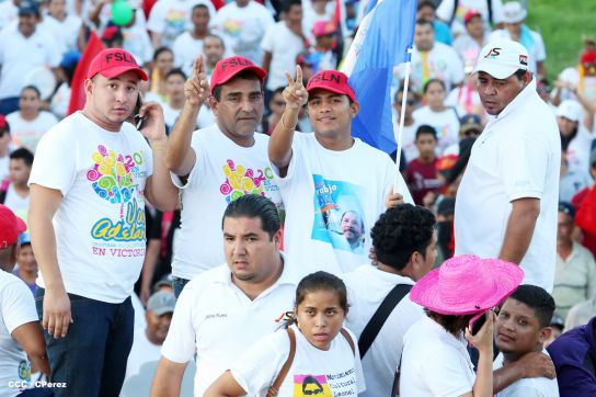 Chocolatito participa en Caminata por el Trabajo y la Paz