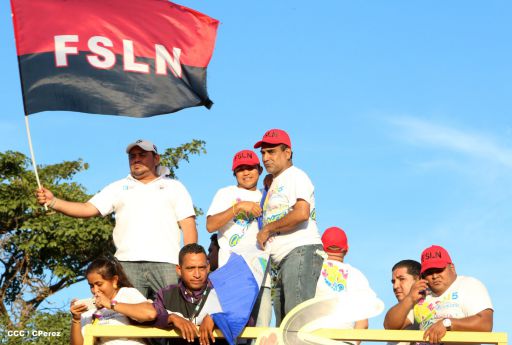 Chocolatito participa en Caminata por el Trabajo y la Paz