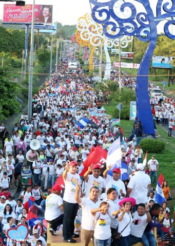 Chocolatito participa en Caminata por el Trabajo y la Paz