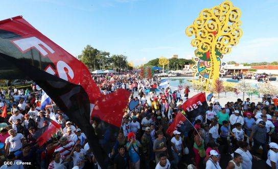 Chocolatito participa en Caminata por el Trabajo y la Paz