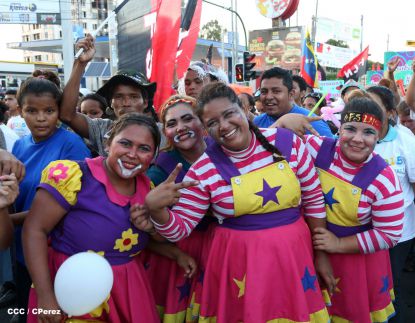 Más fotos de la Caminata Trabajo y Paz… Unida, Nicaragua Triunfa!