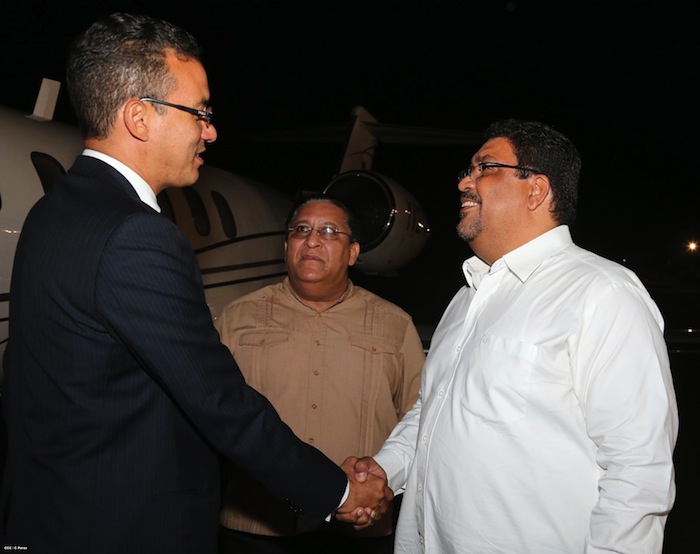 Llegan presidentes de Grenada y Santa Lucía