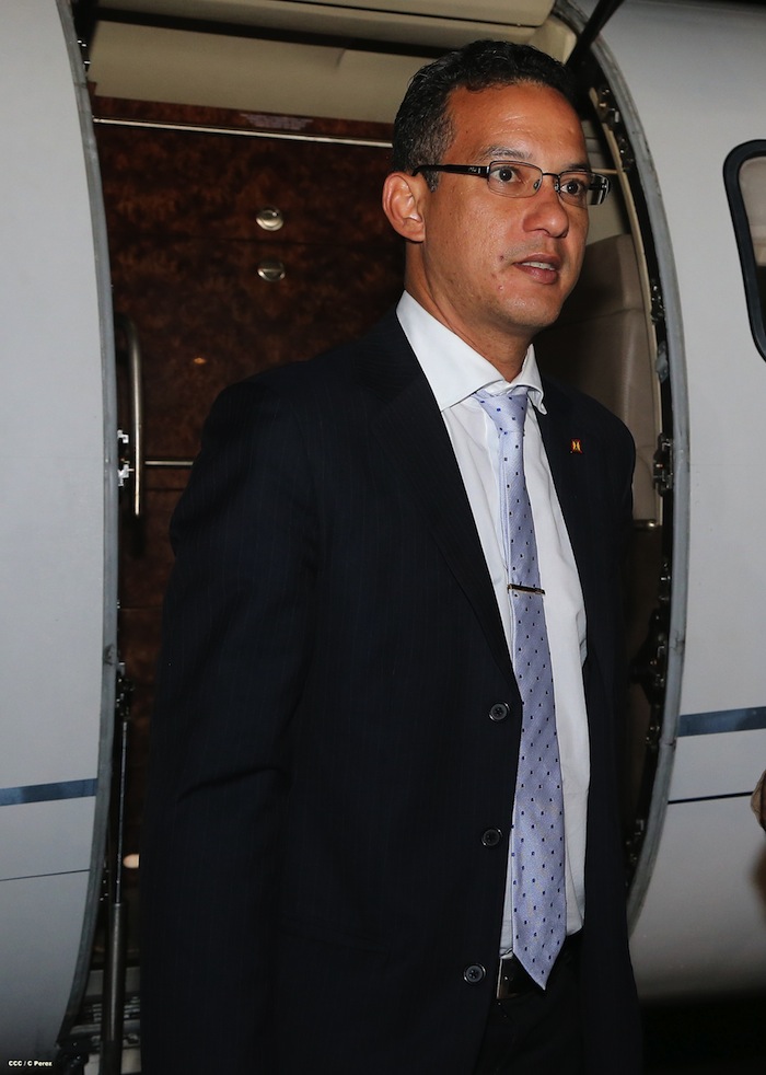 Llegan presidentes de Grenada y Santa Lucía