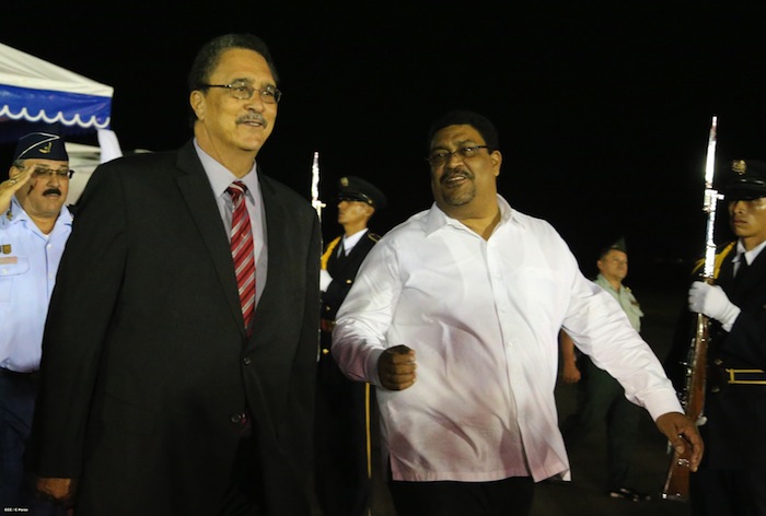 Llegan presidentes de Grenada y Santa Lucía
