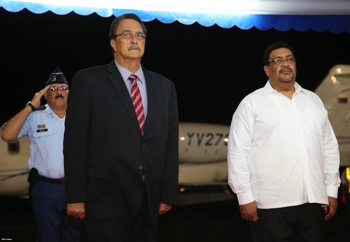 Llegan presidentes de Grenada y Santa Lucía