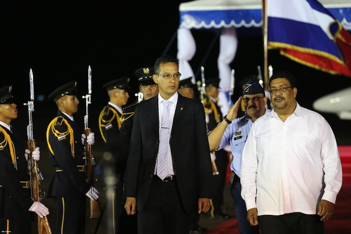 Llegan presidentes de Grenada y Santa Lucía