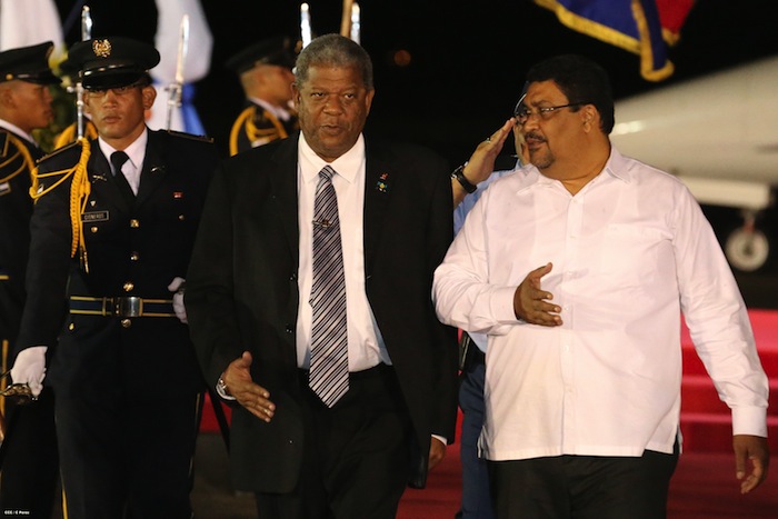 Arriban mandatarios del Caribe