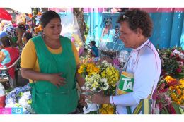 Familias asisten a Cementerio de Guadalupe en León este 1 de Noviembre