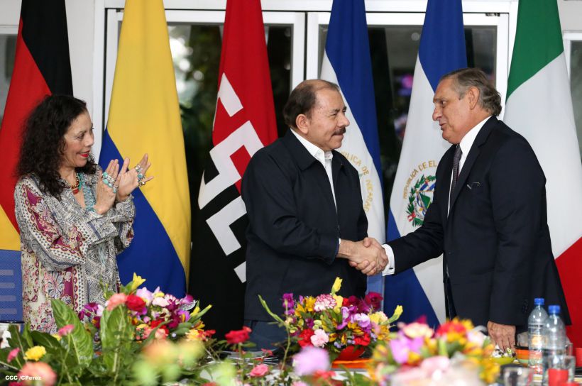 Daniel y Rosario reciben cartas credenciales de nuevos embajadores de Colombia, El Salvador, Italia y Alemania