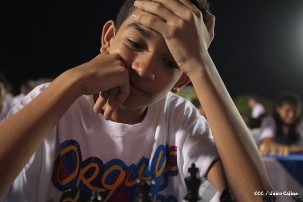 Jóvenes nicaragüenses conmemoran al Comandante Carlos con Mega Simultánea de Ajedrez
