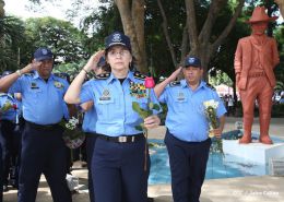 Policía Nacional coloca ofrenda floral en Homenaje al Comandante Carlos Fonseca