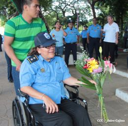 Policía Nacional coloca ofrenda floral en Homenaje al Comandante Carlos Fonseca
