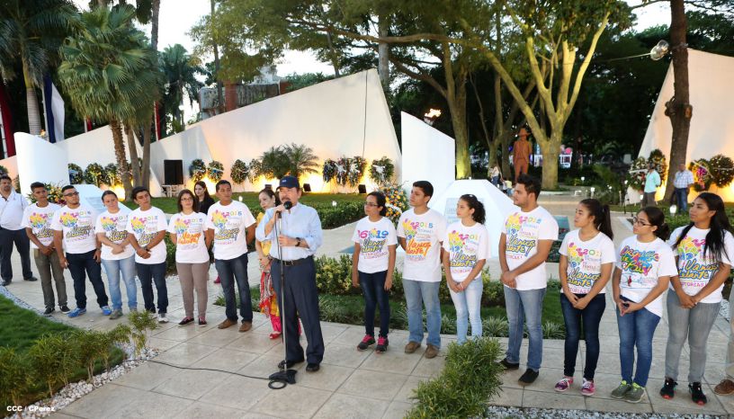 Daniel y Rosario conmemoran 39 aniversario del tránsito a la inmortalidad del Comandante Carlos Fonseca