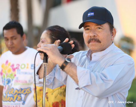 Daniel y Rosario conmemoran 39 aniversario del tránsito a la inmortalidad del Comandante Carlos Fonseca