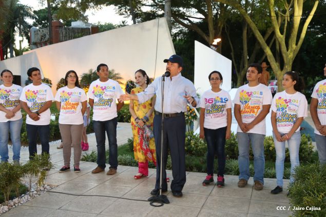 Daniel y Rosario conmemoran 39 aniversario del tránsito a la inmortalidad del Comandante Carlos Fonseca