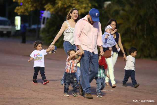 Daniel y Rosario conmemoran 39 aniversario del tránsito a la inmortalidad del Comandante Carlos Fonseca