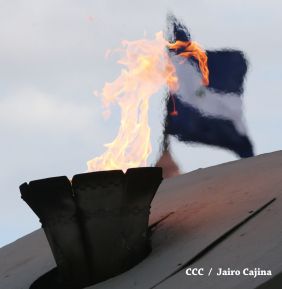Daniel y Rosario conmemoran 39 aniversario del tránsito a la inmortalidad del Comandante Carlos Fonseca