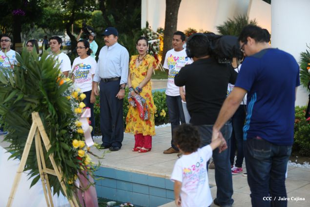 Daniel y Rosario conmemoran 39 aniversario del tránsito a la inmortalidad del Comandante Carlos Fonseca