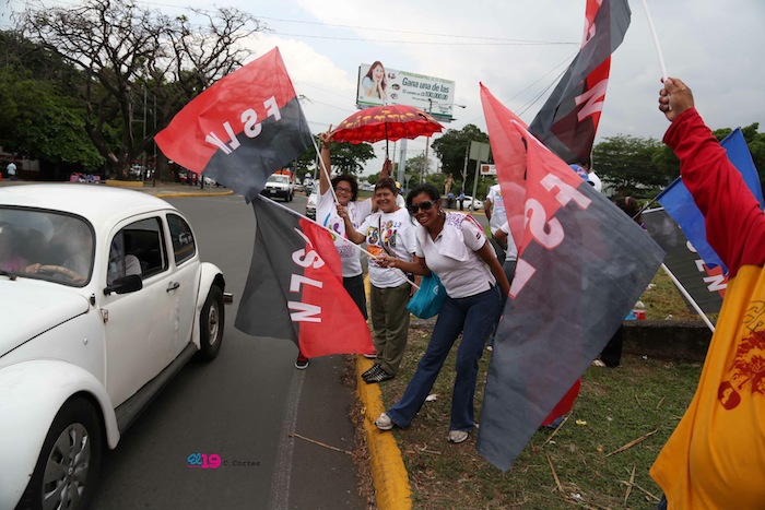 Familias de Managua saludan a delegaciones que participan en Petrocaribe