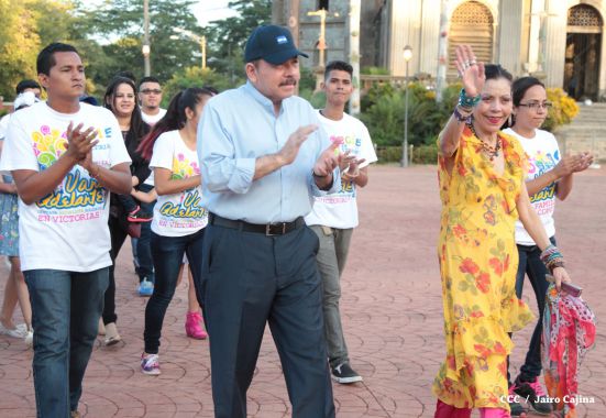 Daniel y Rosario conmemoran 39 aniversario del tránsito a la inmortalidad del Comandante Carlos Fonseca