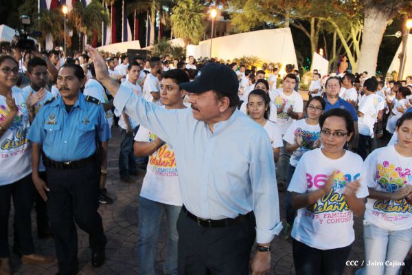 Daniel y Rosario conmemoran 39 aniversario del tránsito a la inmortalidad del Comandante Carlos Fonseca