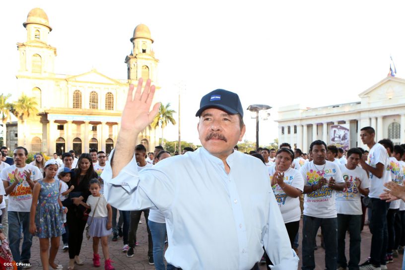 Daniel y Rosario conmemoran 39 aniversario del tránsito a la inmortalidad del Comandante Carlos Fonseca