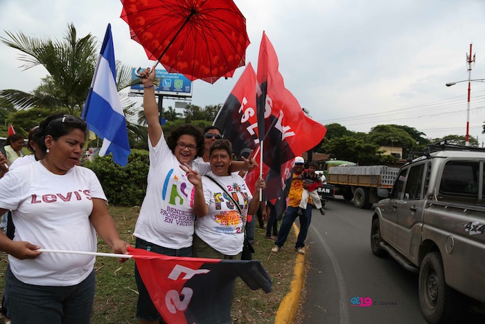 Familias de Managua saludan a delegaciones que participan en Petrocaribe