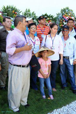 Nicaragüenses continúan rindiendo tributo al Comandante Carlos Fonseca