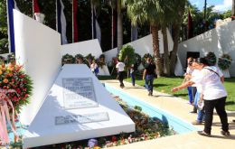 Nicaragüenses continúan rindiendo tributo al Comandante Carlos Fonseca