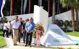 Nicaragüenses continúan rindiendo tributo al Comandante Carlos Fonseca