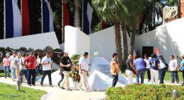 Nicaragüenses continúan rindiendo tributo al Comandante Carlos Fonseca