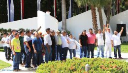 Nicaragüenses continúan rindiendo tributo al Comandante Carlos Fonseca